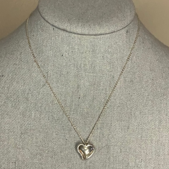 Tiffany&Co. Elsa Peretti Full Heart Pendant Necklace in Sterling Silver (16in) - Picture 4 of 5